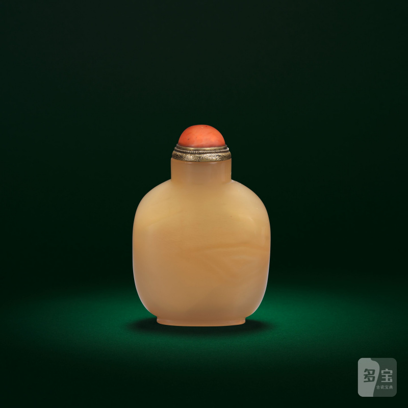 十八/十九世紀 瑪瑙巧雕人物圖鼻烟壺 | A CHALCEDONY AGATE 'SCHOLARS' SNUFF BOTTLE - 图4